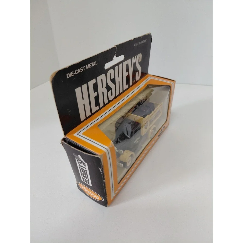 Set‎ of 2 Hershey's Die Cast Metal Collector Trucks VTG